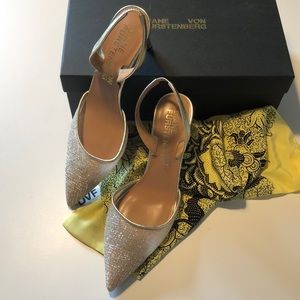 DVF ATHENA 3” Heel Pumps in Gold Size 7.5